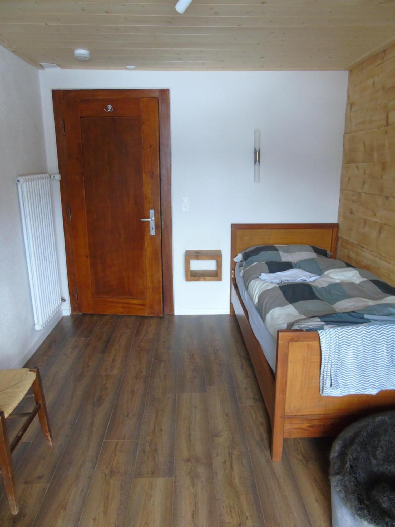 Room'S Chez Beni Grächen Quarto foto